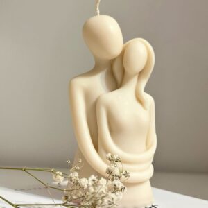 "Love’s Embrace" Couple Hug Candle – Romantic Home Decor